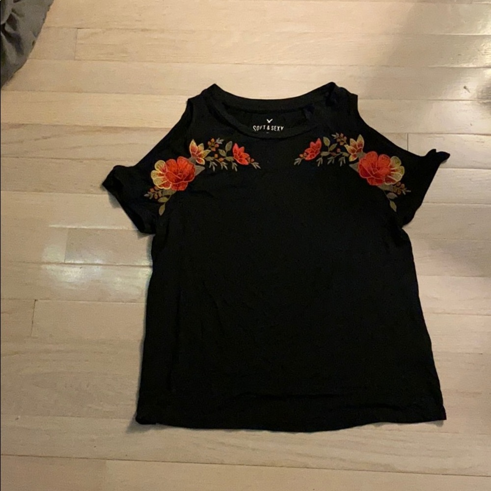 Shoulder scoop top